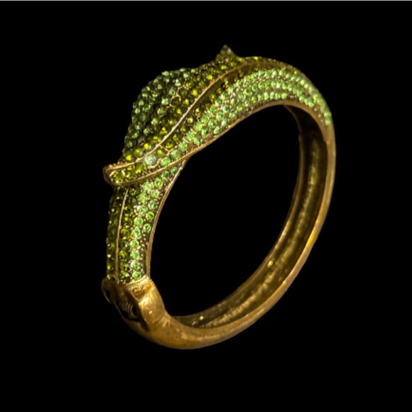 Unique Brass & Green Leaf Rhinestone Vintage Cuff Bracelet - Picture 15 of 15